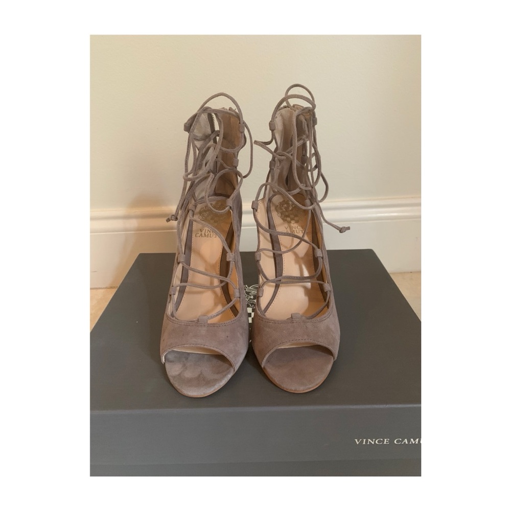 Vince Camuto Sandria stone taupe True Suede